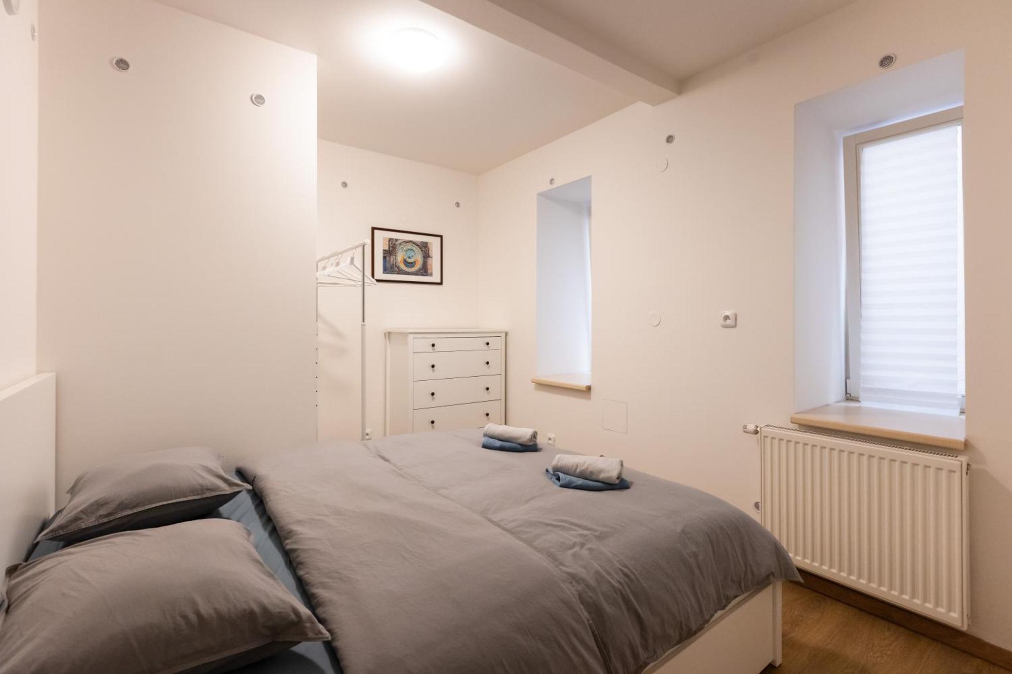 Spacious Apartment In Quiet Courtyard Near Charles Bridge Praga Exterior foto