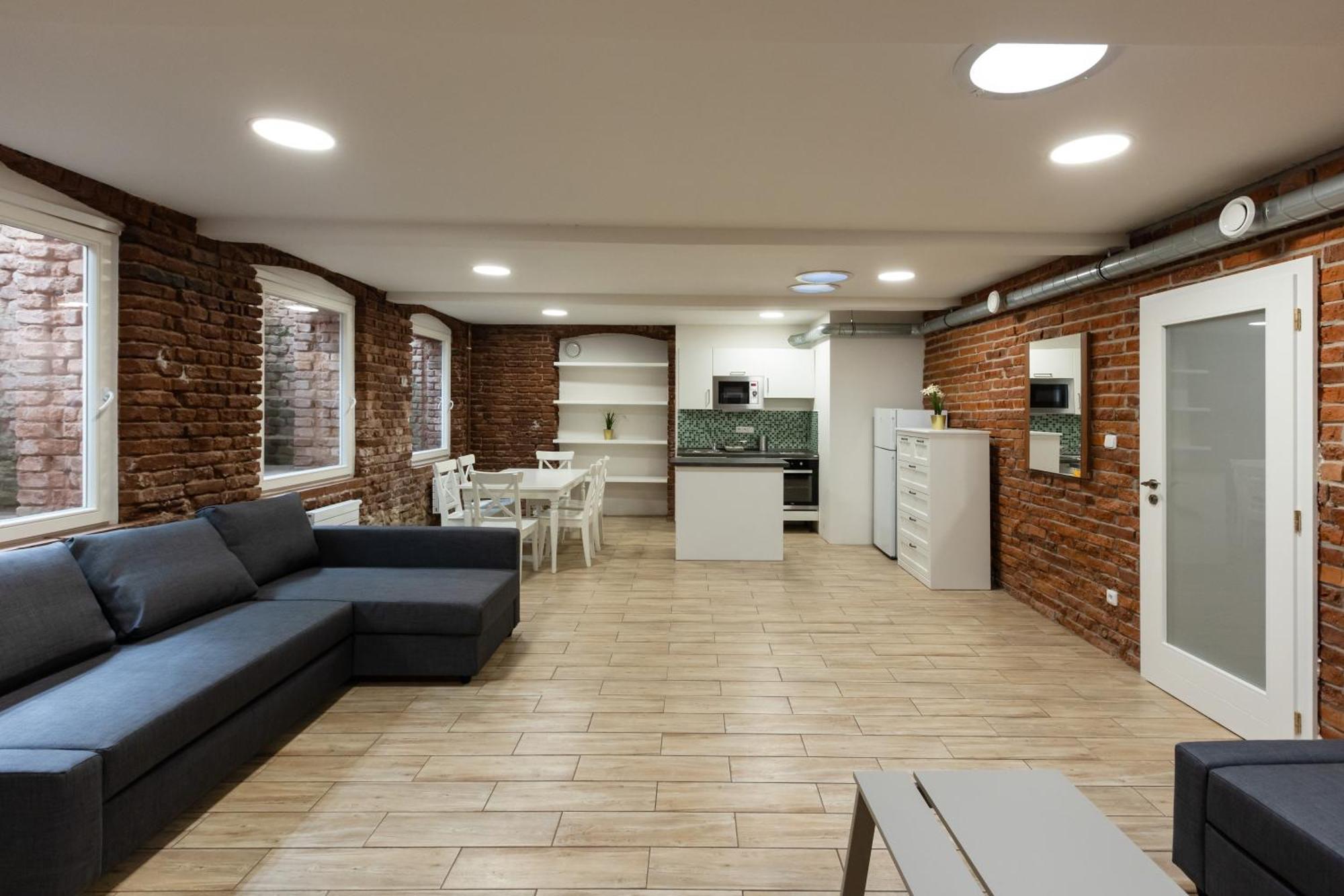 Spacious Apartment In Quiet Courtyard Near Charles Bridge Praga Exterior foto