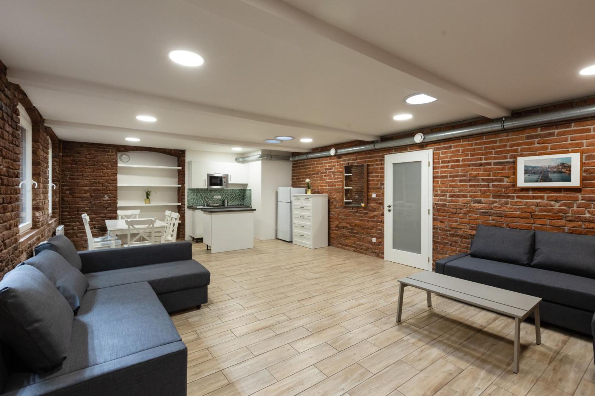 Spacious Apartment In Quiet Courtyard Near Charles Bridge Praga Exterior foto